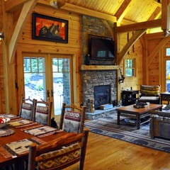 Paupack Lodge Near Lake Wallenpaupack and Hawley