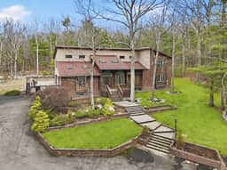 Fairview House 2.5 hours from NYC & PHL - Image 2