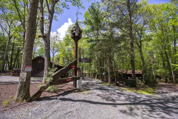 Kelly Cabin at Camp Wally | Classic Lake Cabin - Image 3